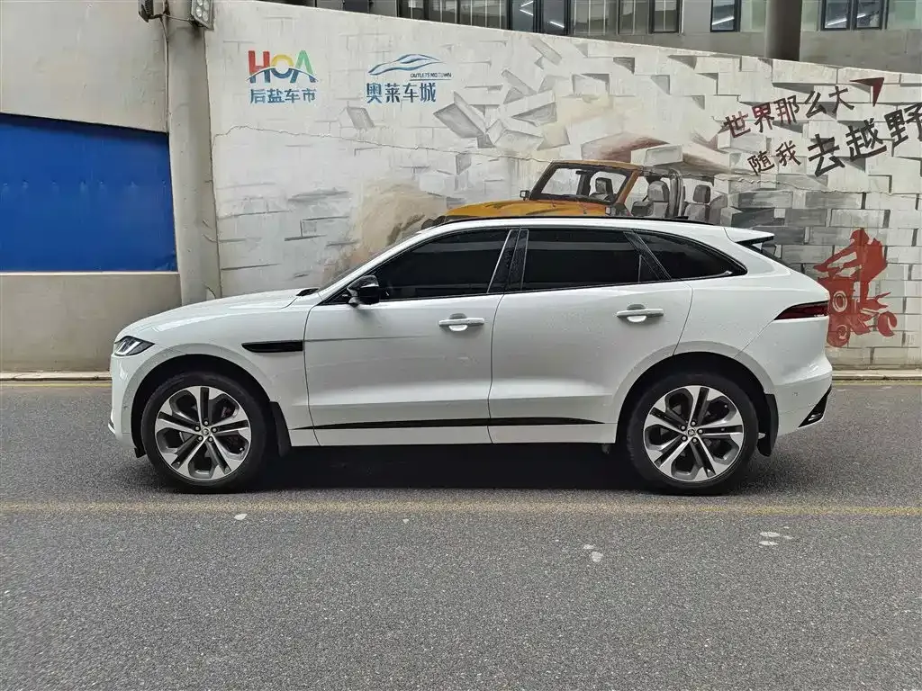 Jaguar F-PACE — фото 3