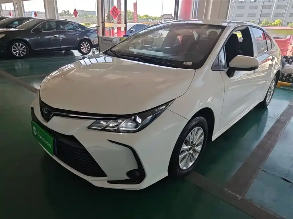Toyota Corolla — фото 1