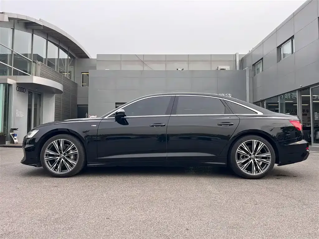 Audi A6L — фото 10