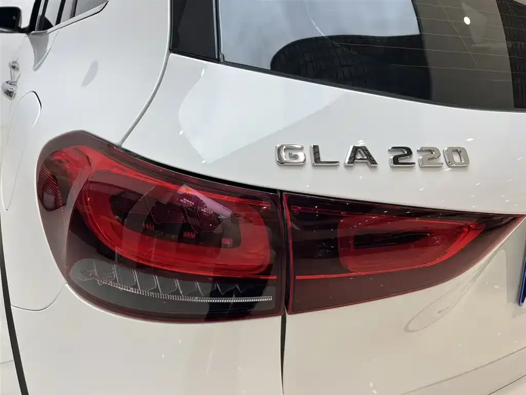Mercedes-Benz GLA — фото 9