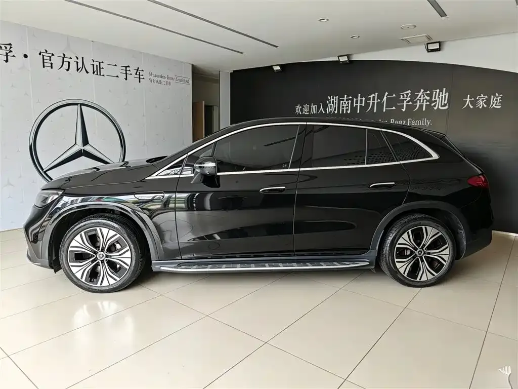 Mercedes-Benz EQE SUV — фото 8