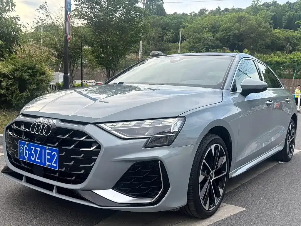 Audi A3 — фото 1