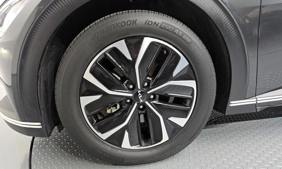 Kia EV6 — фото 10