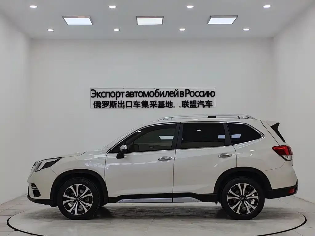 Subaru Forester — фото 4