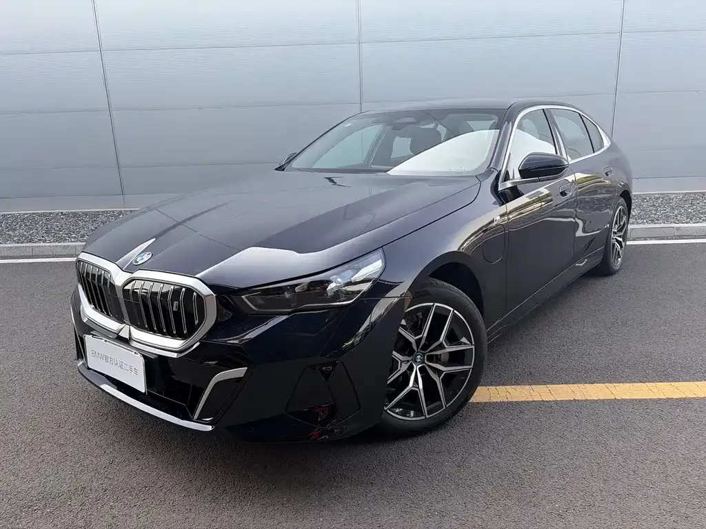 BMW i5 — фото 3