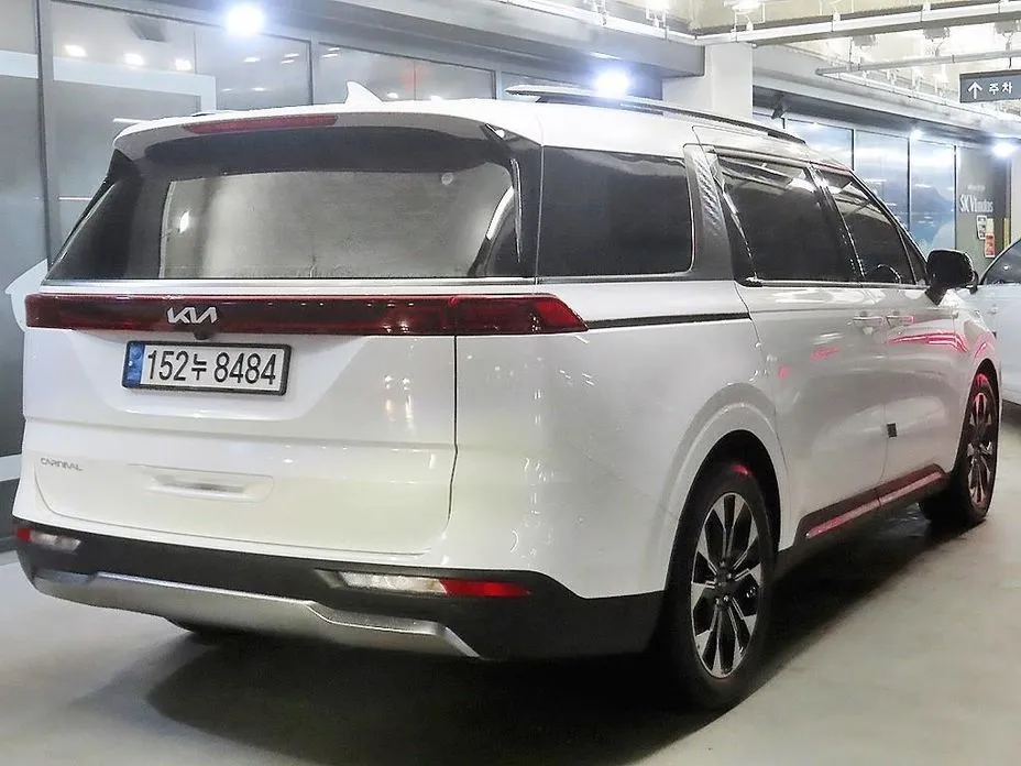 Kia Carnival — фото 10