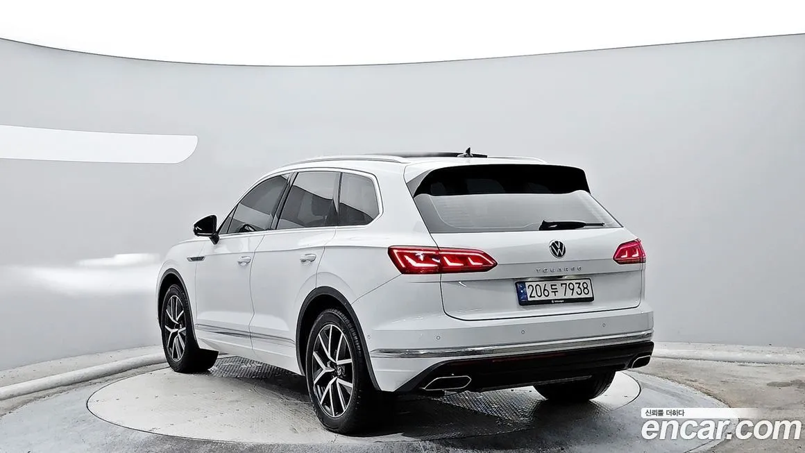 Volkswagen Touareg — фото 5