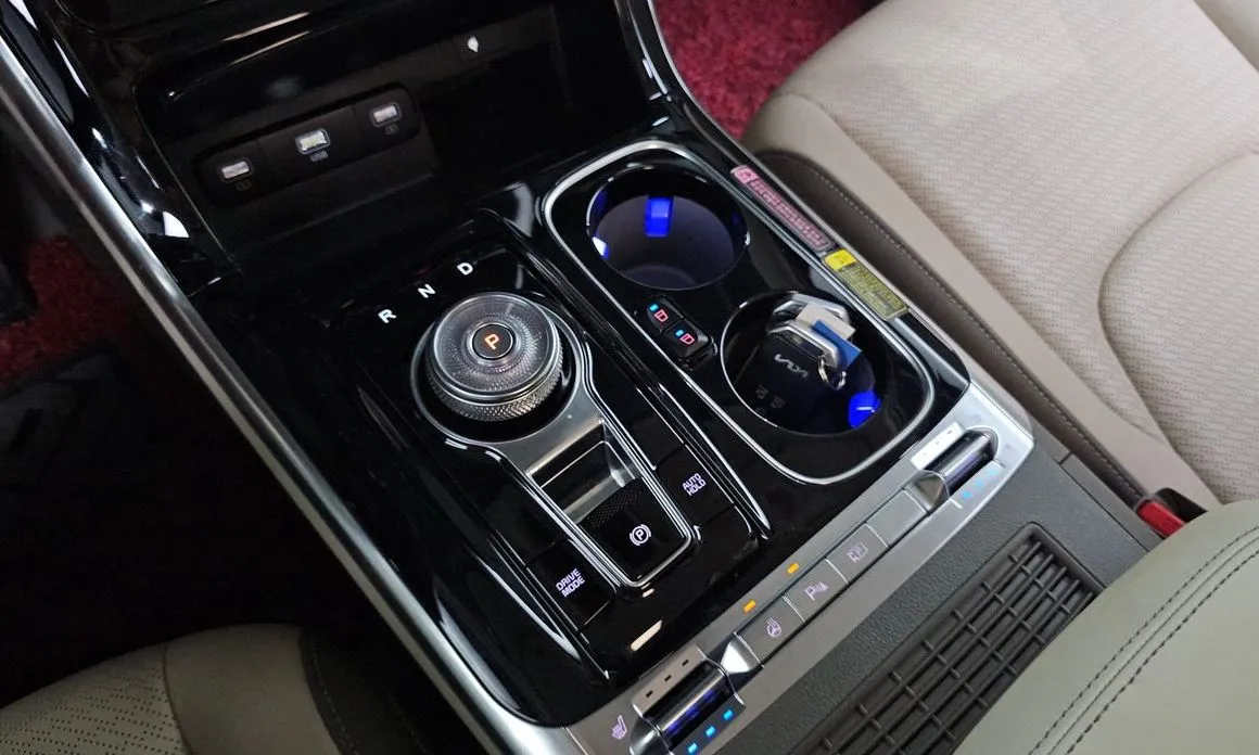Kia Carnival — фото 2