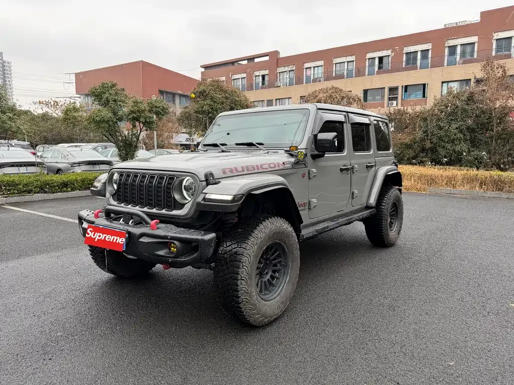 Jeep Wrangler — фото 1