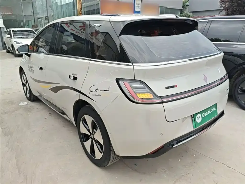 Baojun Yunduo — фото 4