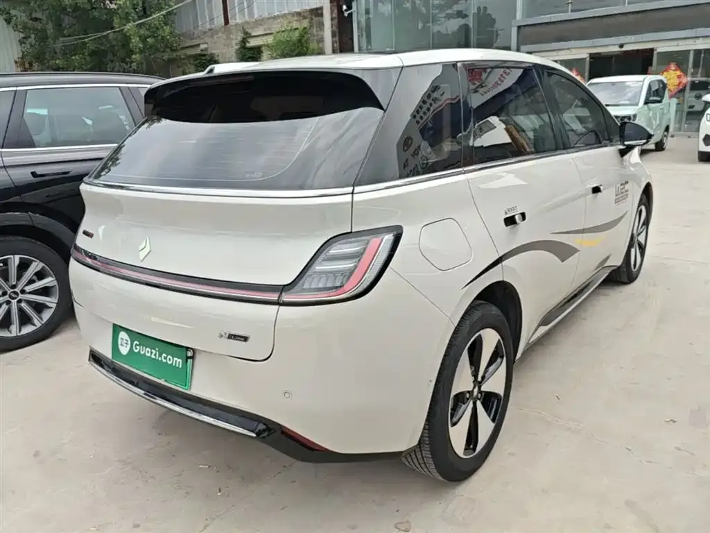 Baojun Yunduo — фото 8