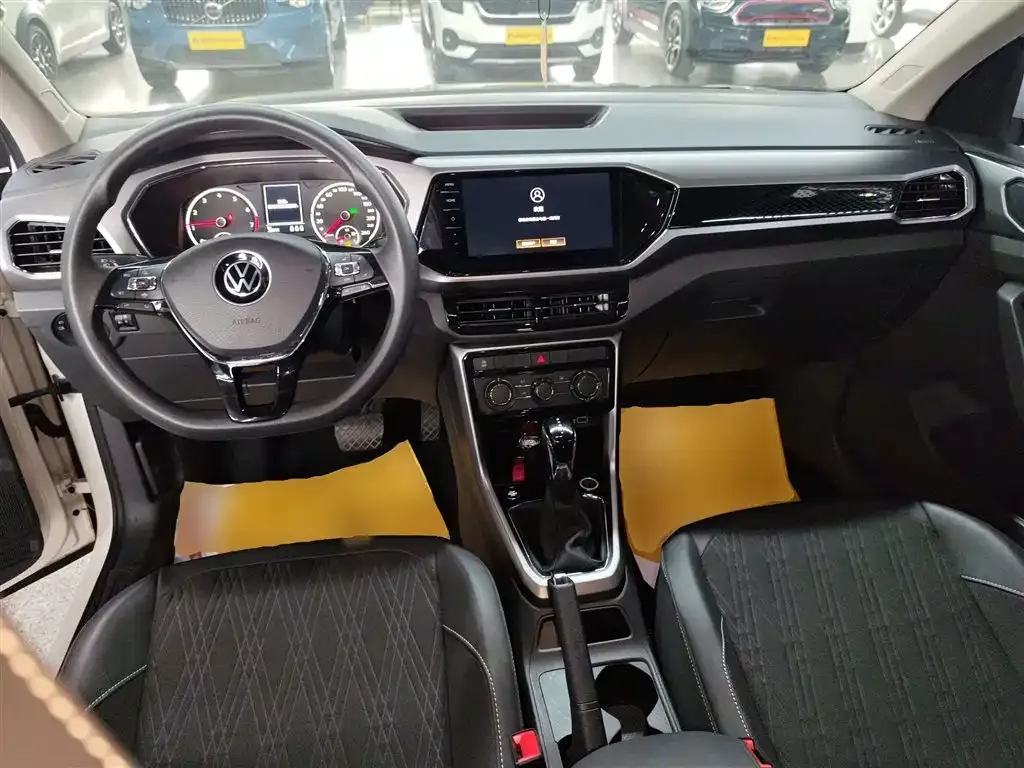 Volkswagen T-Cross — фото 8