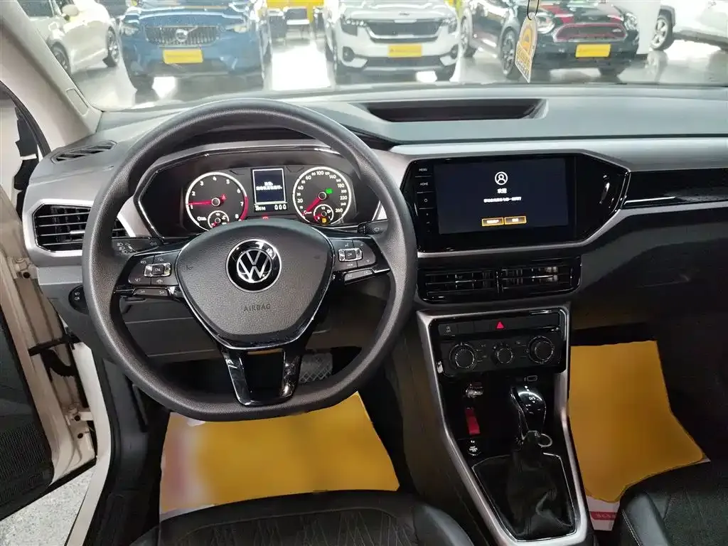Volkswagen T-Cross — фото 4