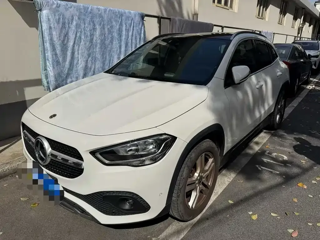 Mercedes-Benz GLA — фото 1
