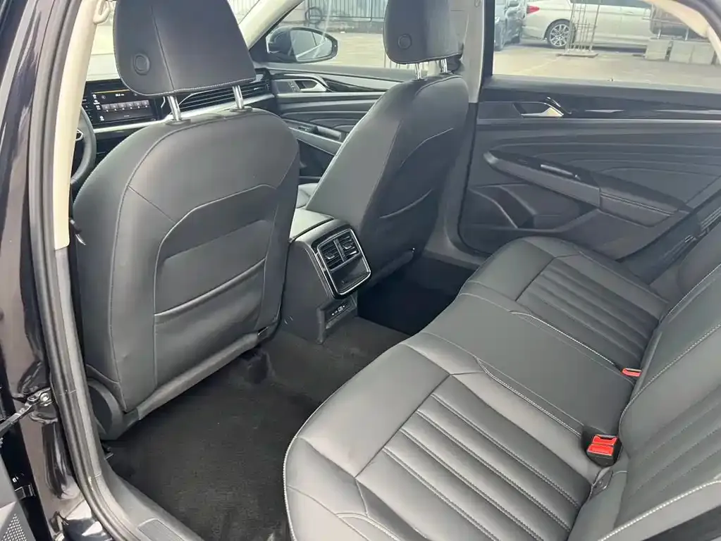 Volkswagen Passat — фото 4