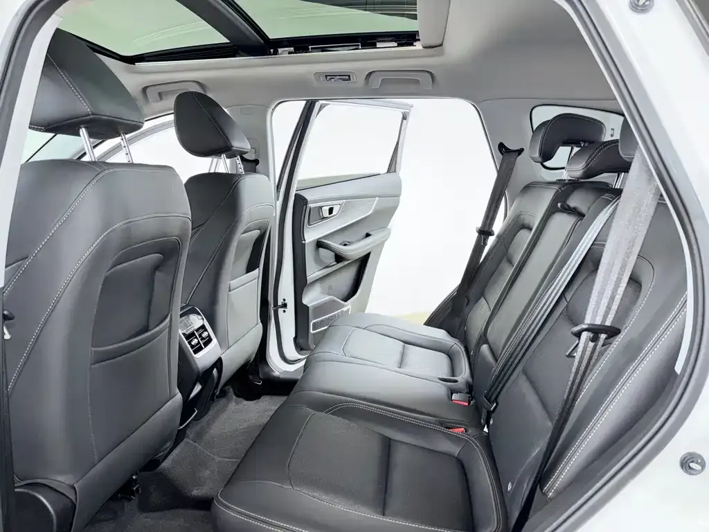 Chery Tiggo 8 — фото 10