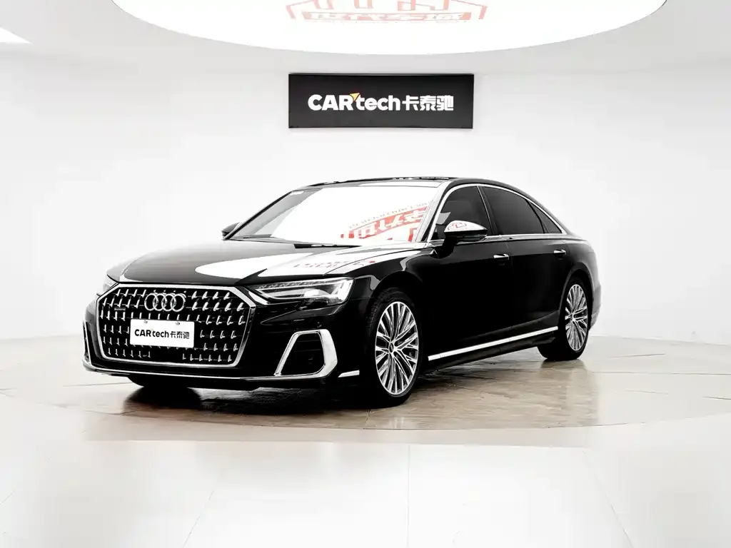 Audi A8 — фото 1