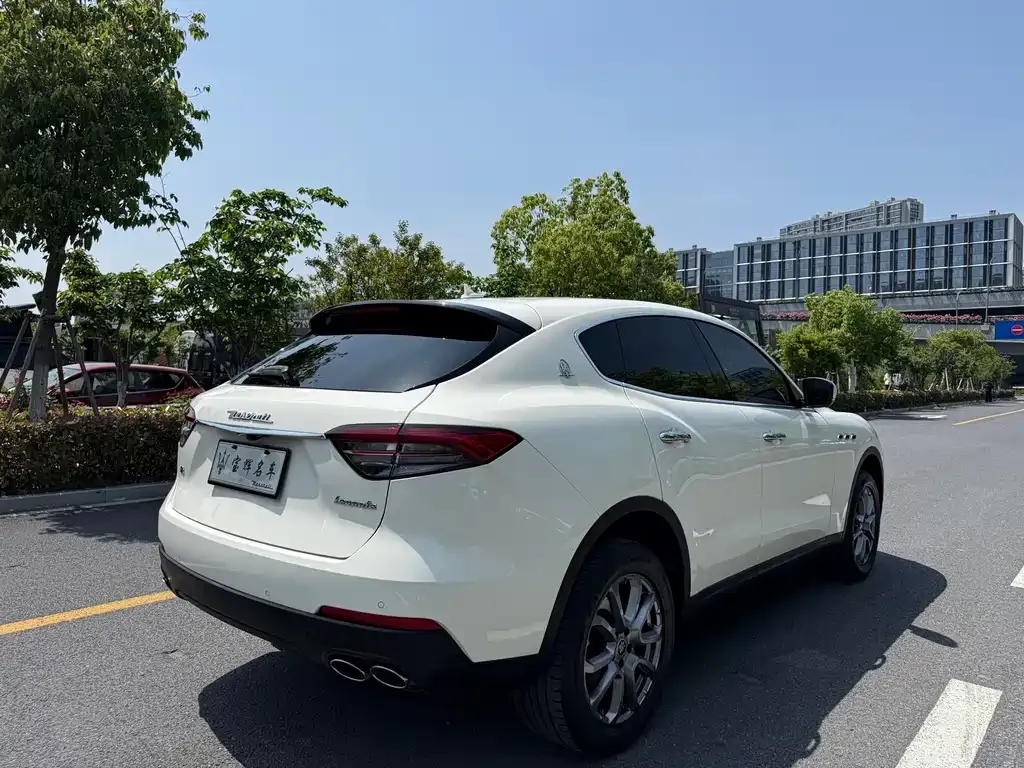 Maserati Levante — фото 6