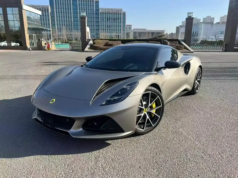Lotus Emira — фото 1