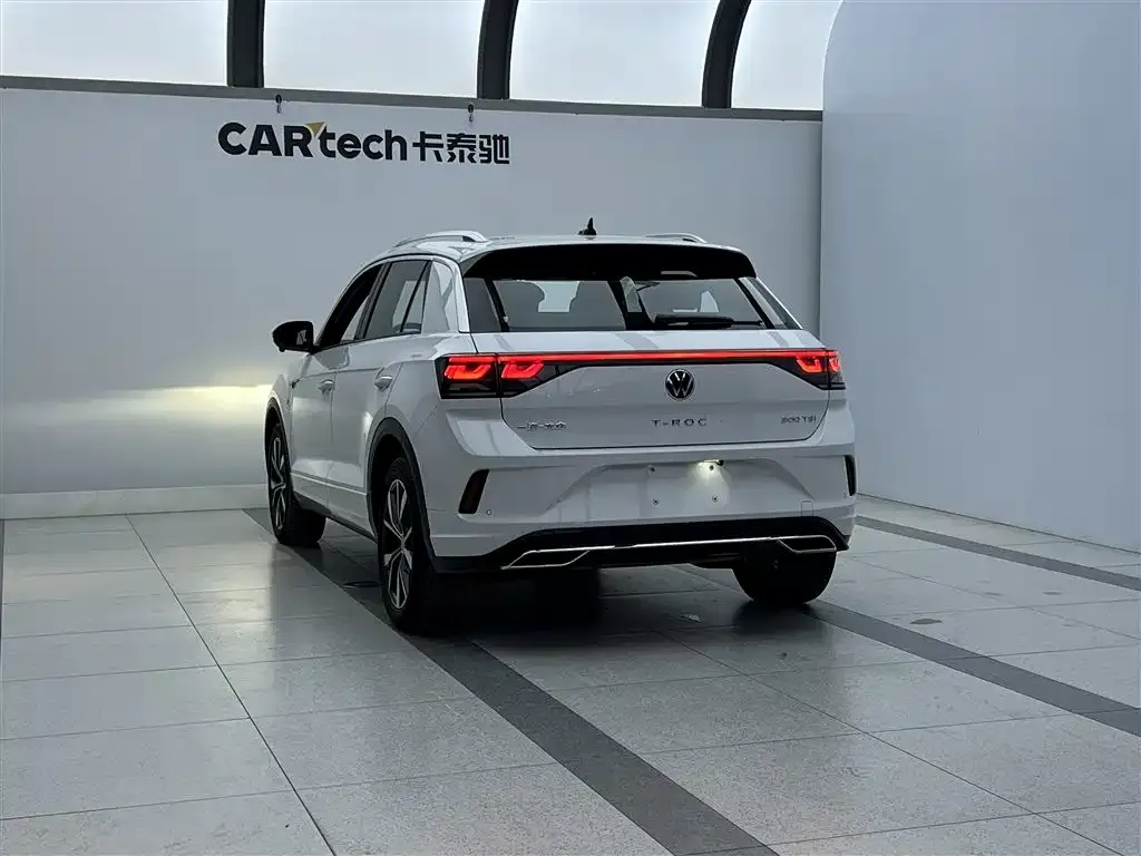 Volkswagen T-Roc — фото 7