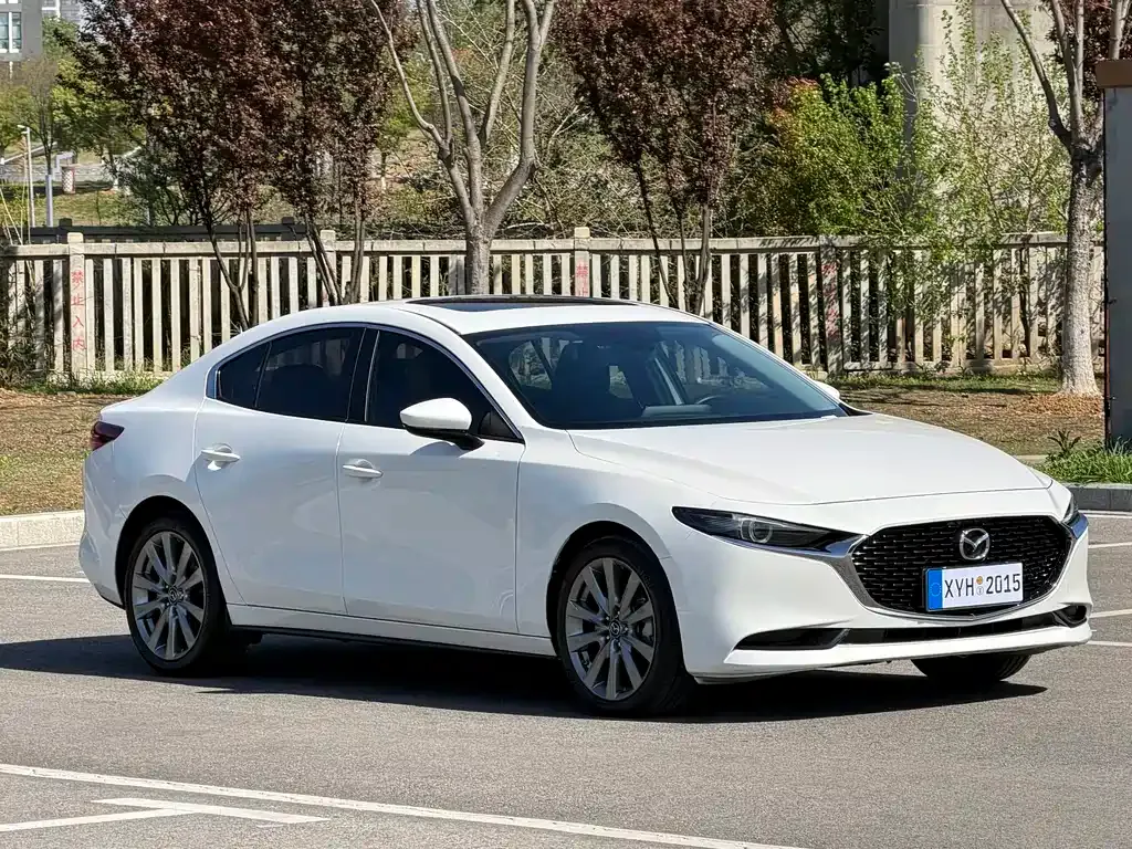 Mazda 3 Axela — фото 10