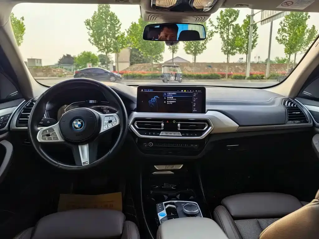 BMW iX3 — фото 2