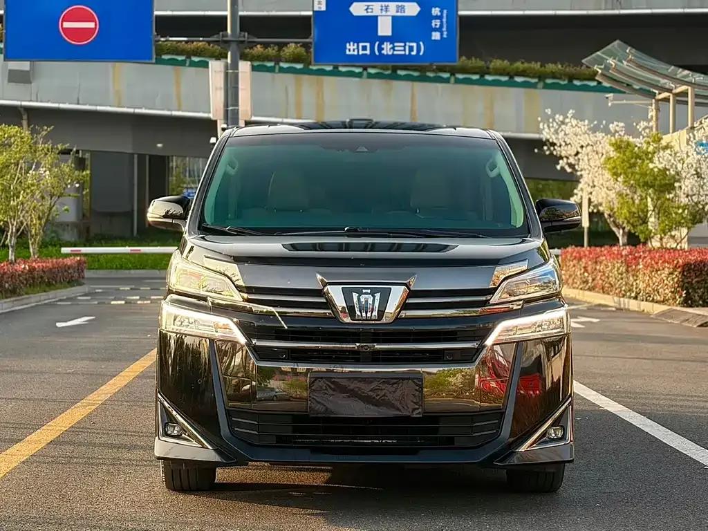 Toyota Vellfire — фото 7