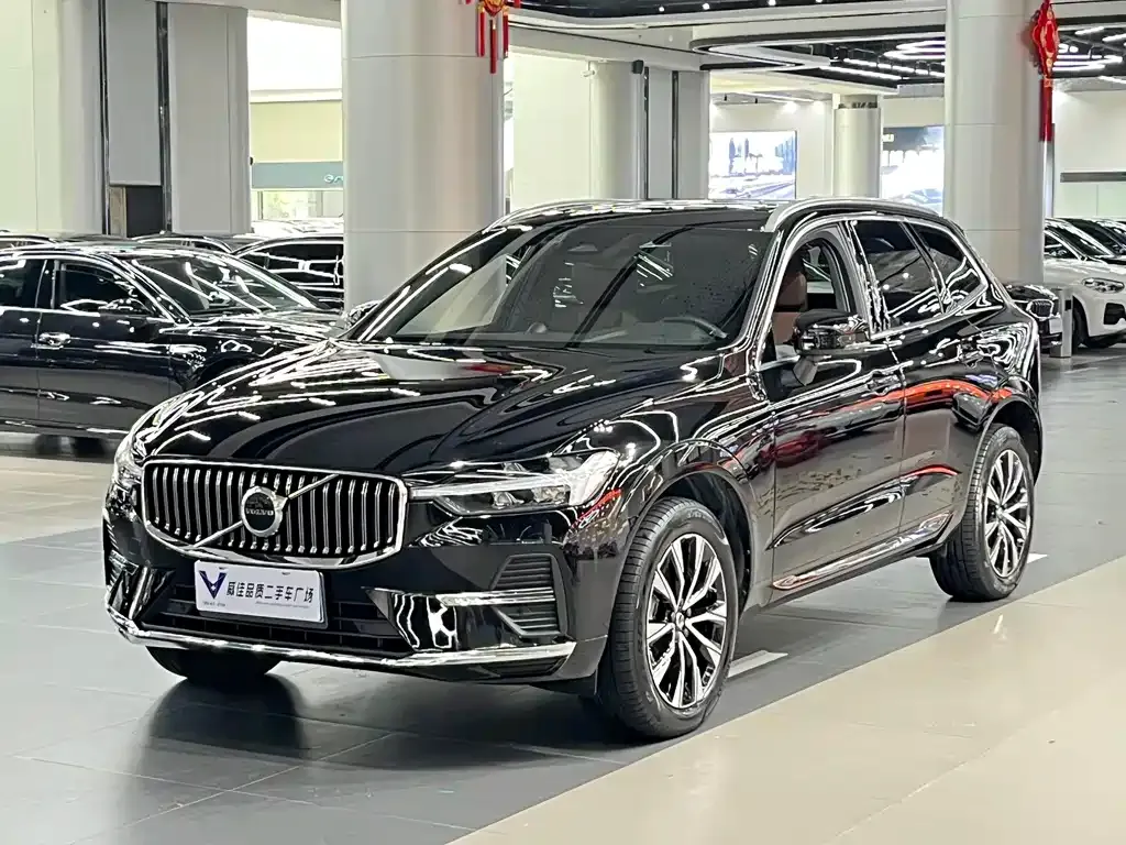 Volvo XC60 — фото 1
