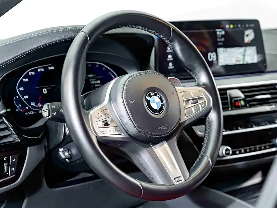 BMW 5 Series — фото 4