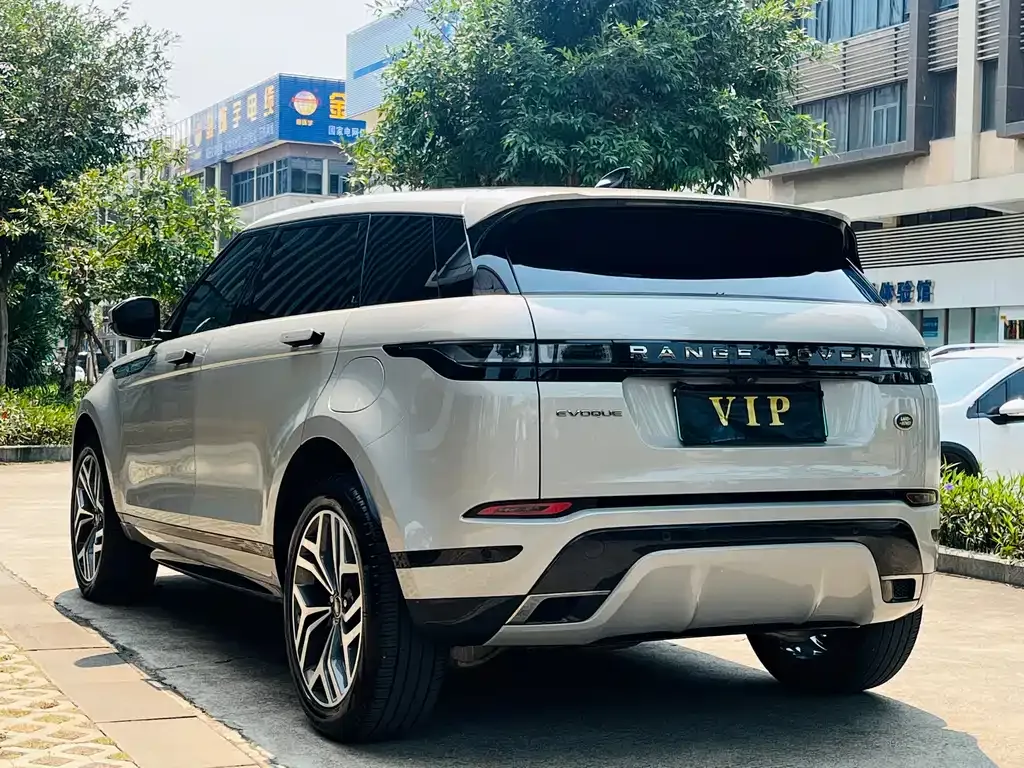 Land Rover Evoque PHEV — фото 8