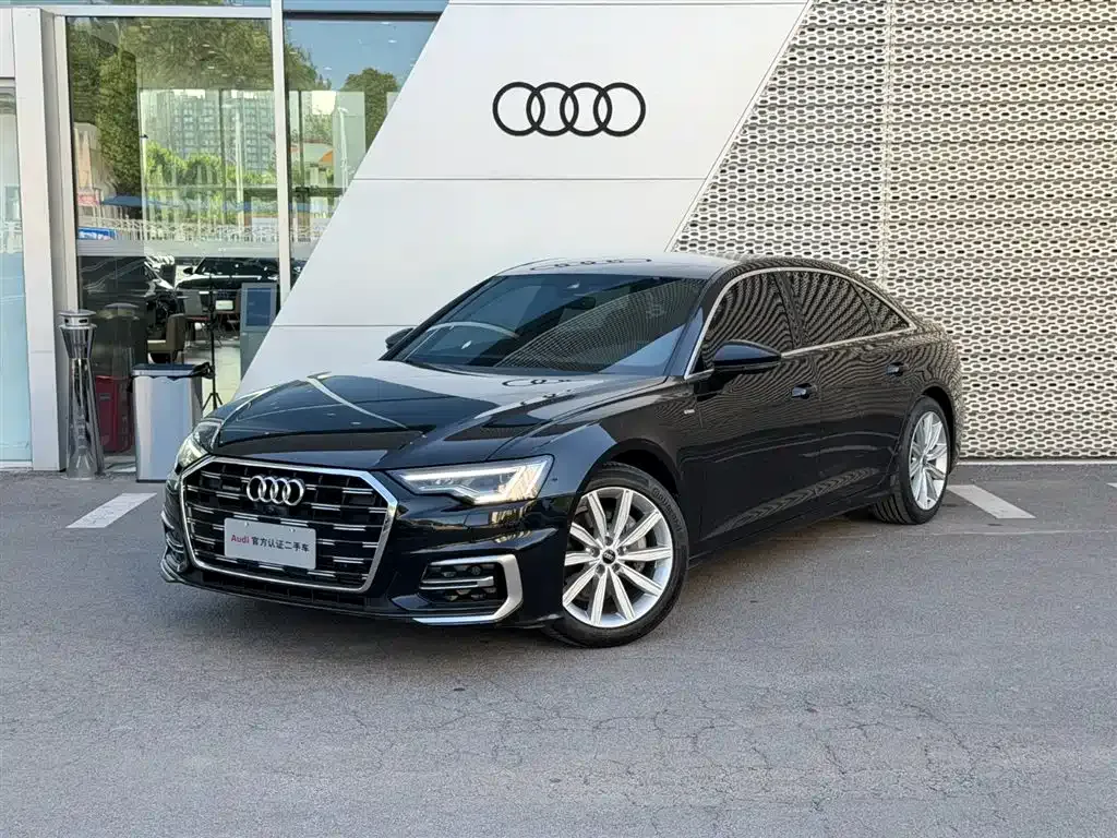 Audi A6L — фото 1