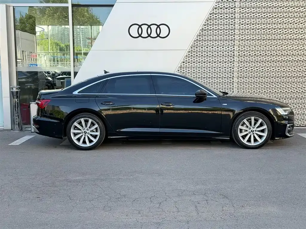 Audi A6L — фото 6