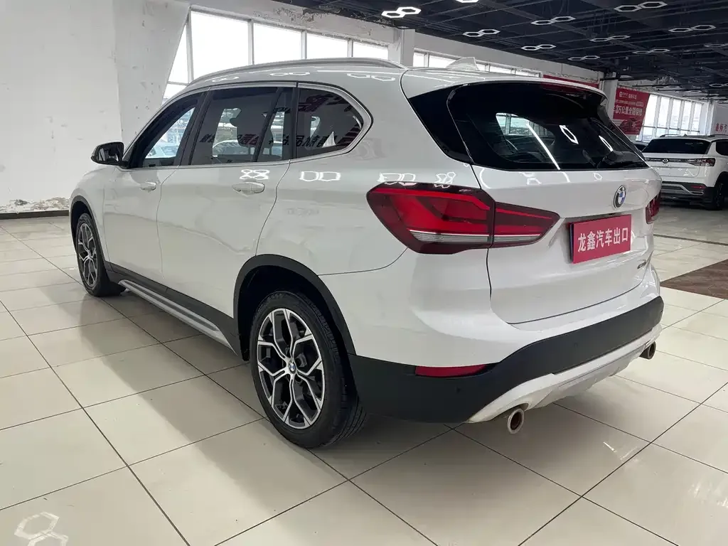 BMW X1 — фото 5