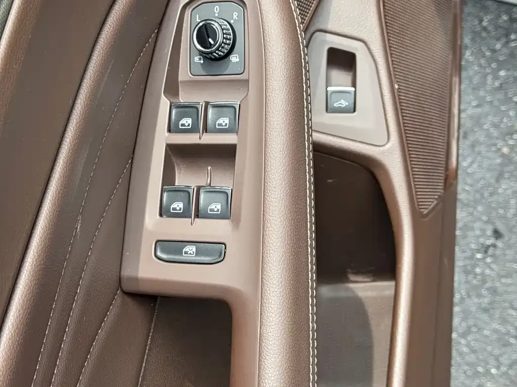 Volkswagen Phideon — фото 3
