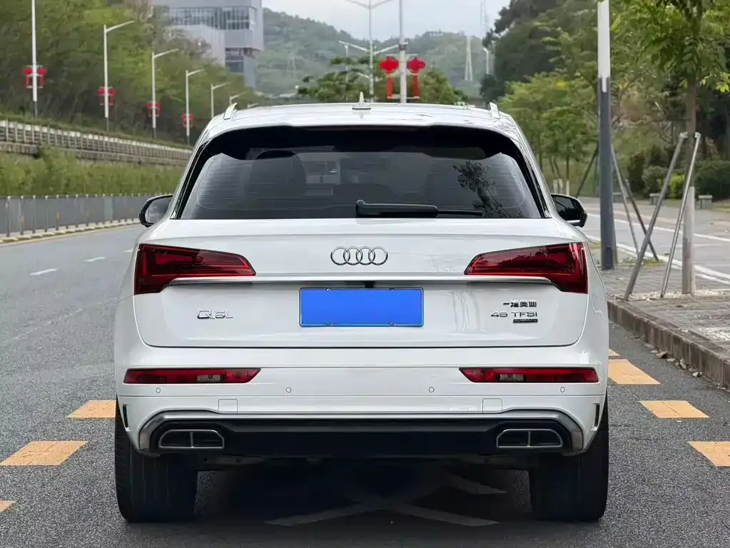Audi Q5L — фото 2