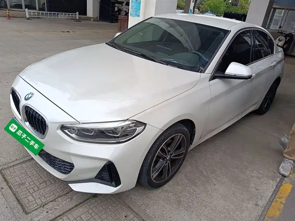 BMW 1 Series — фото 1