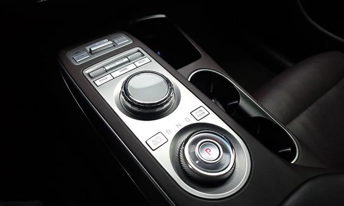Genesis GV70 — фото 4