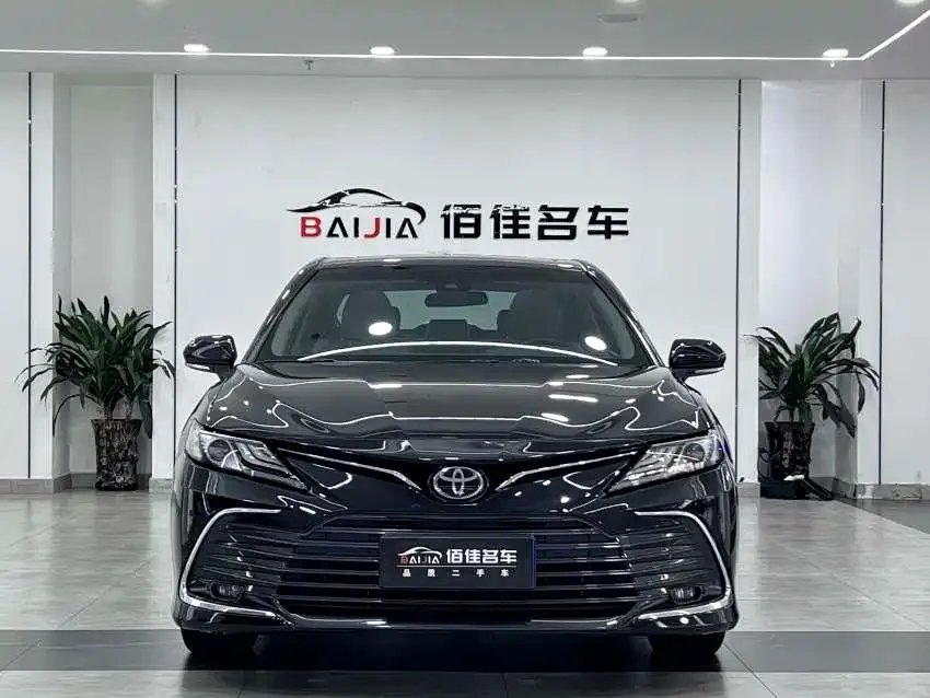 Toyota Camry — фото 7