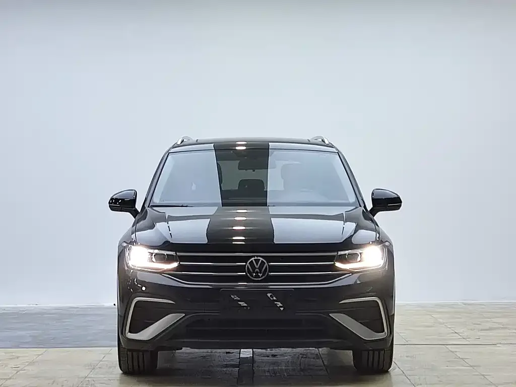 Volkswagen Tiguan L — фото 2