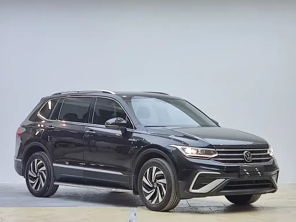 Volkswagen Tiguan L — фото 4