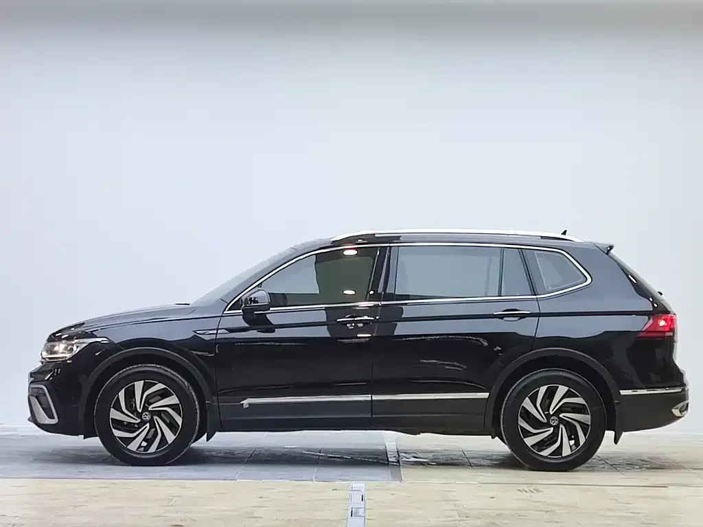 Volkswagen Tiguan L — фото 3