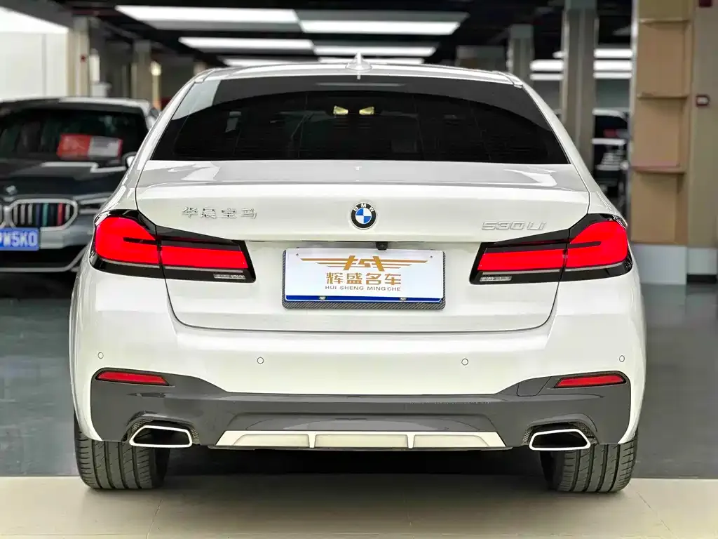 BMW 5 Series — фото 9