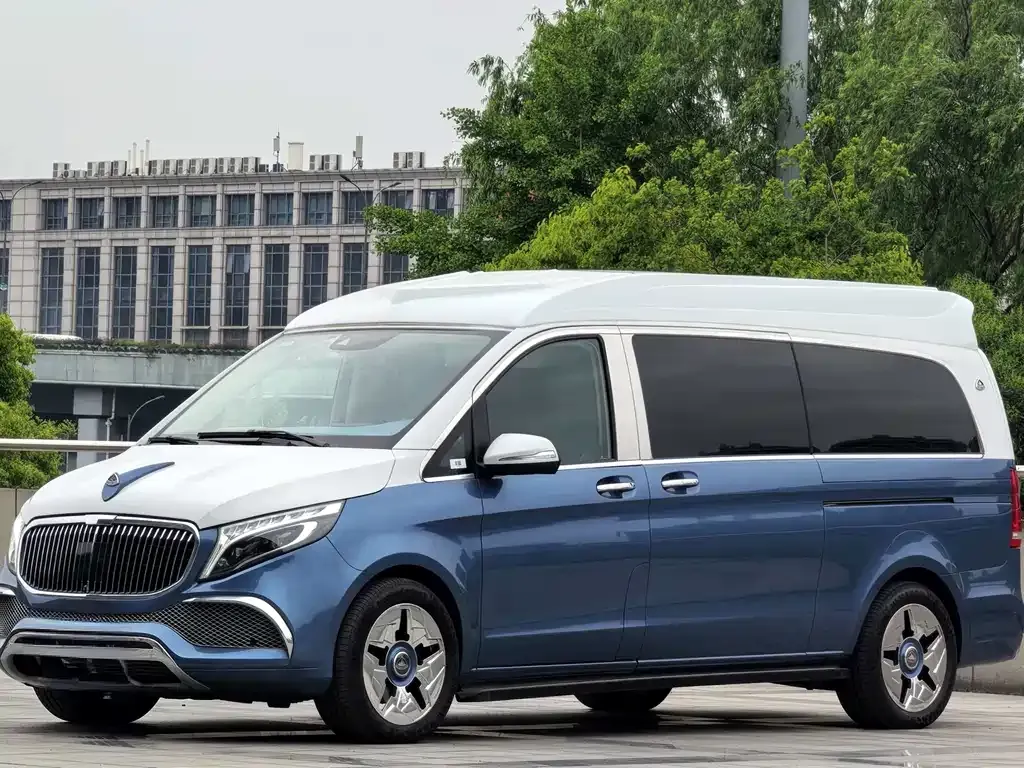 Mercedes-Benz V-Class — фото 1