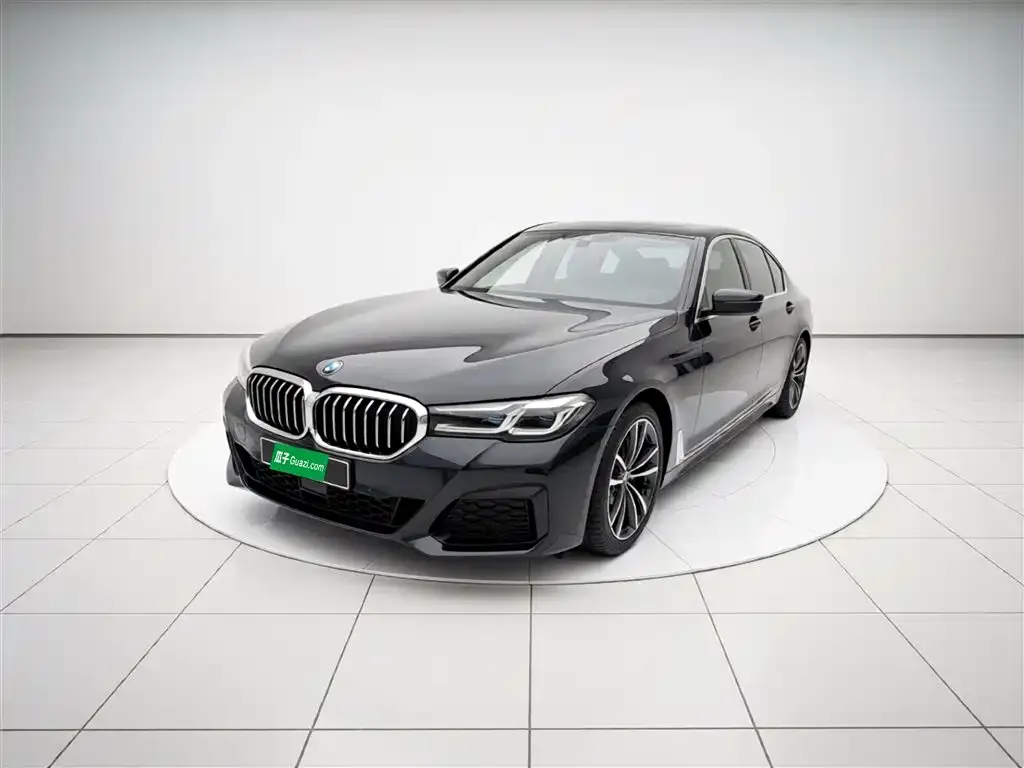 BMW 5 Series — фото 1