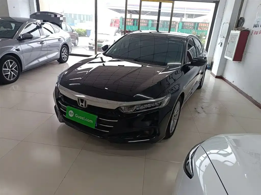 Honda Accord — фото 1