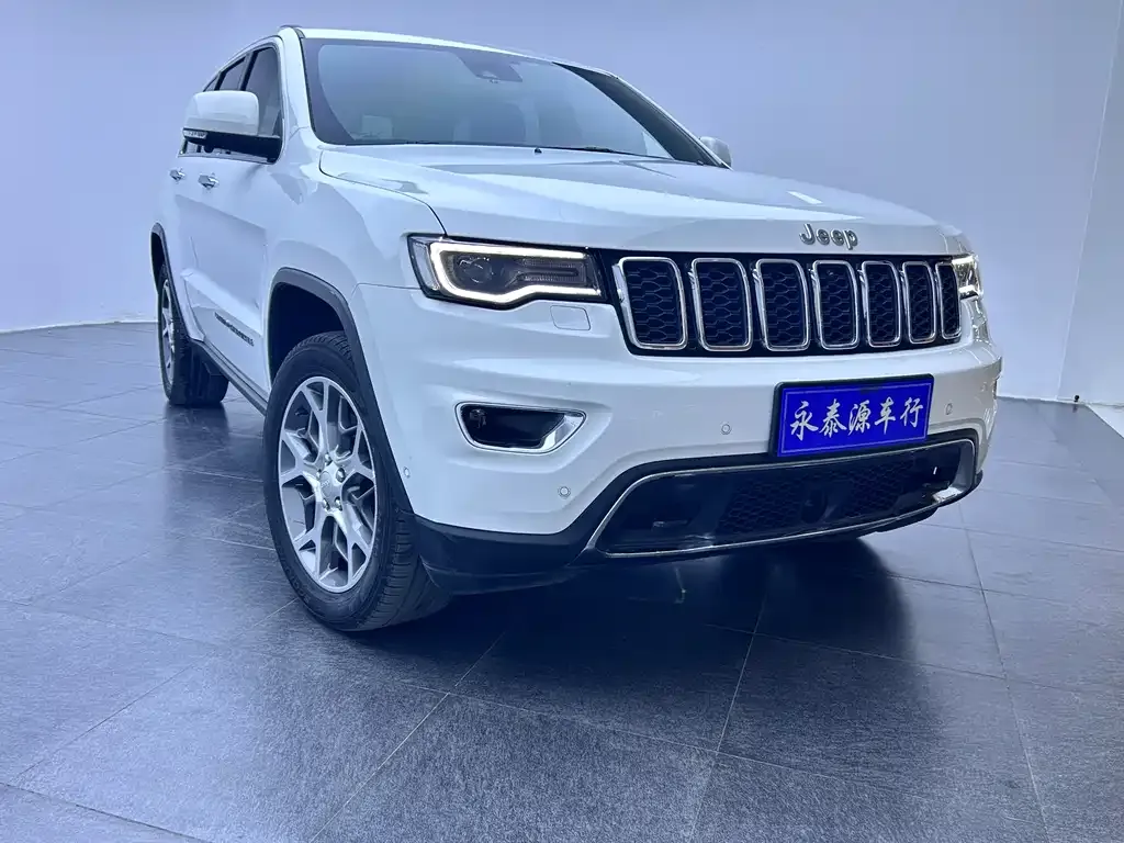 Jeep Grand Cherokee (Import) — фото 9