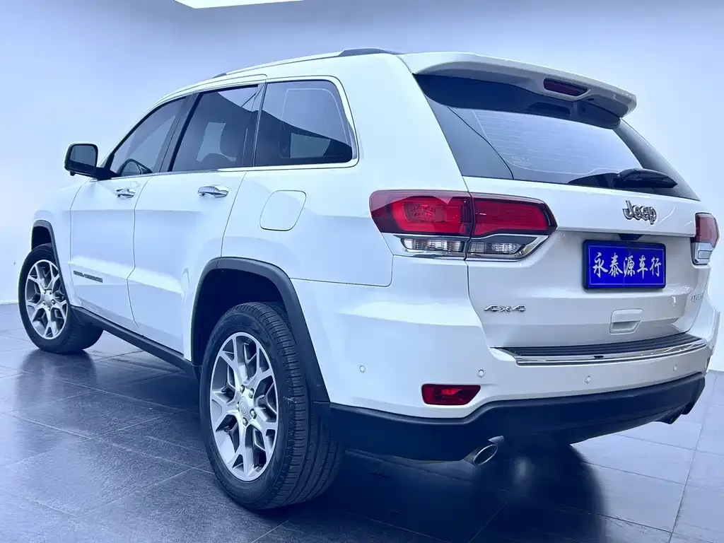 Jeep Grand Cherokee (Import) — фото 8