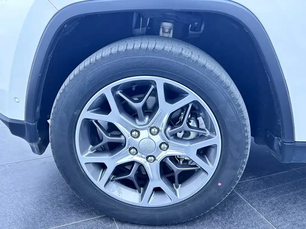 Jeep Grand Cherokee (Import) — фото 3
