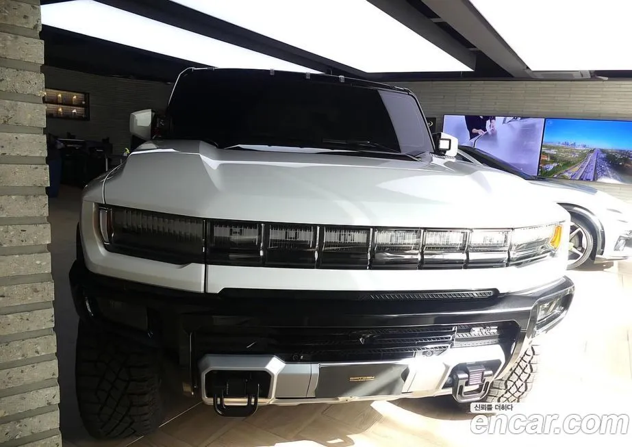 GMC Hummer EV — фото 1