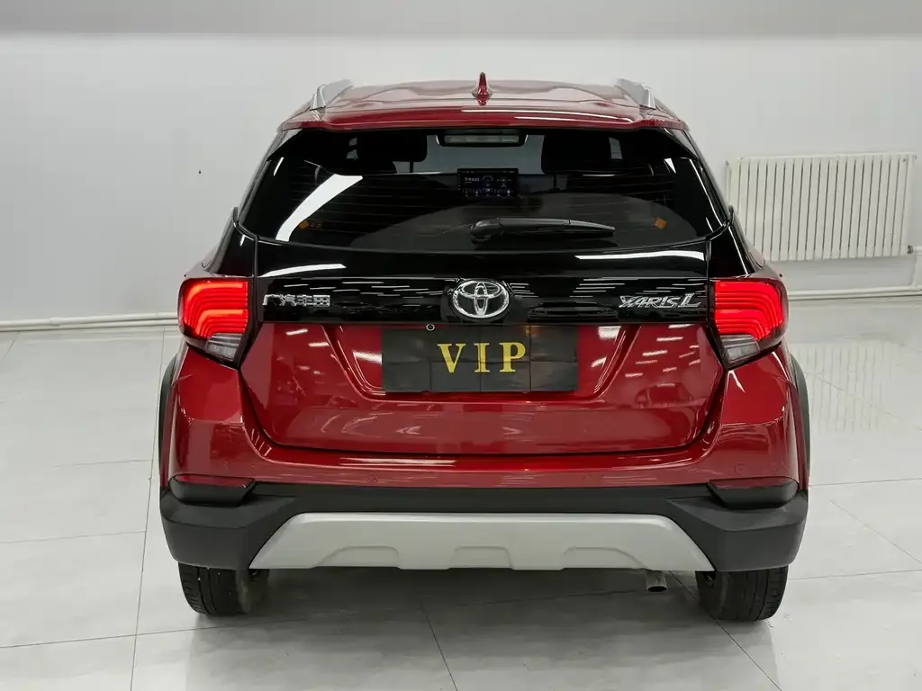 Toyota Yaris L — фото 10